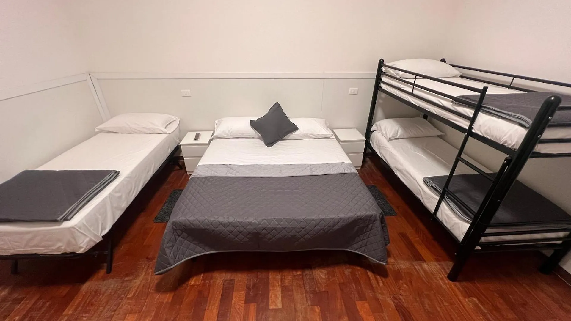Roma Comfort Inn 0*, روما