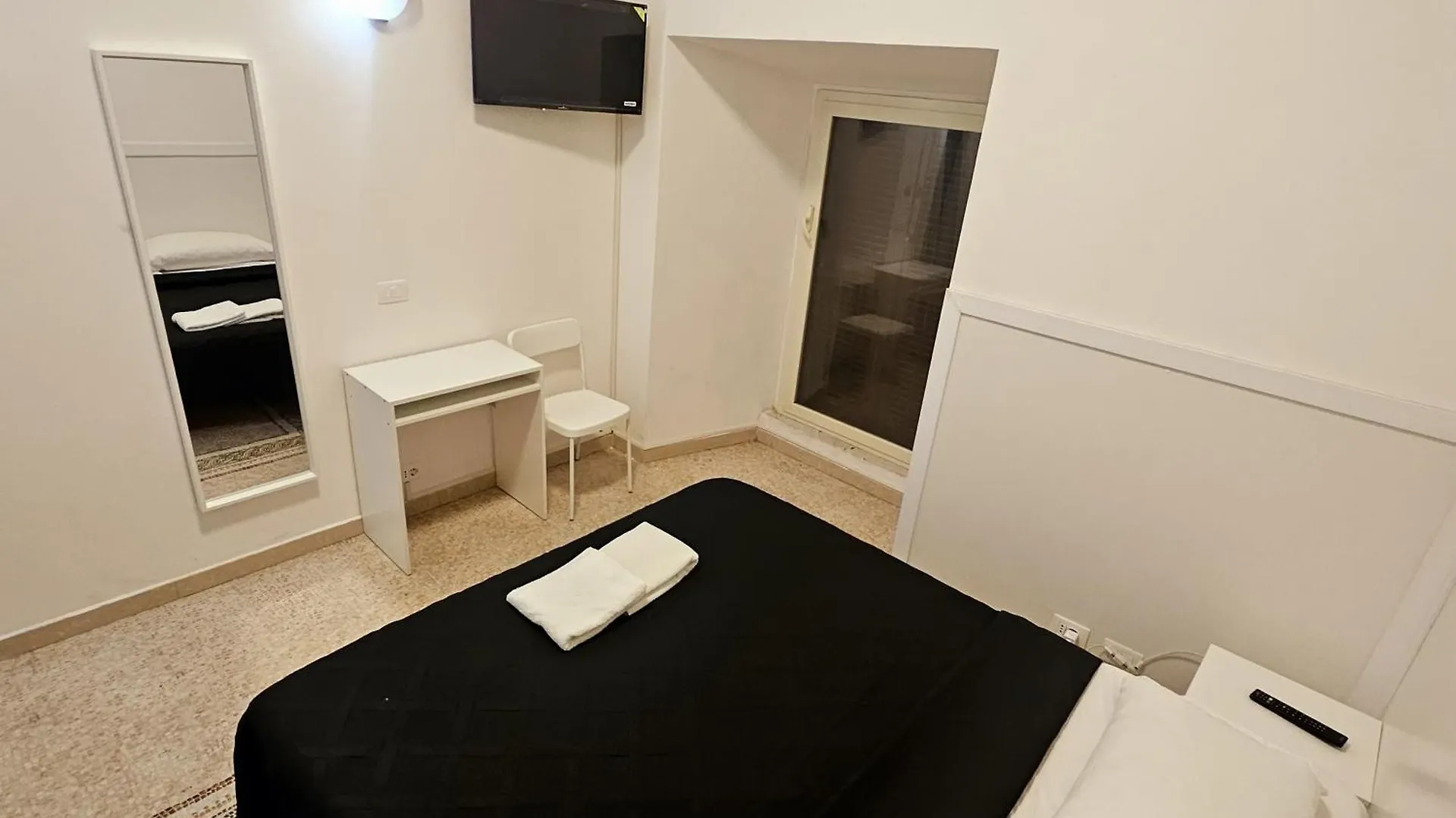 ゲストハウス Roma Comfort Inn