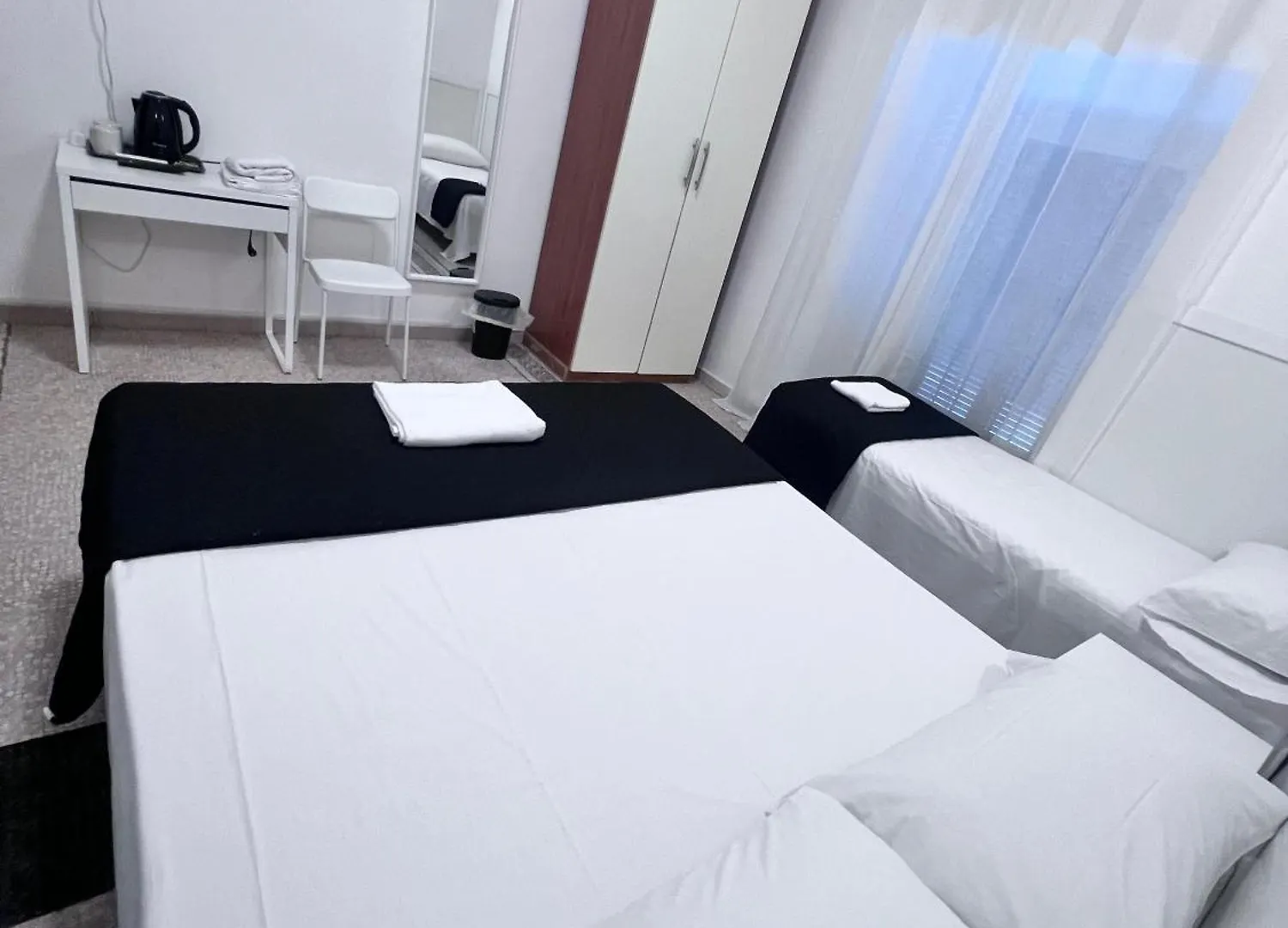 Roma Comfort Inn 0*, ローマ