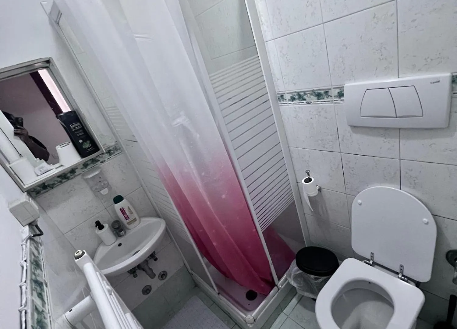 Roma Comfort Inn ゲストハウス