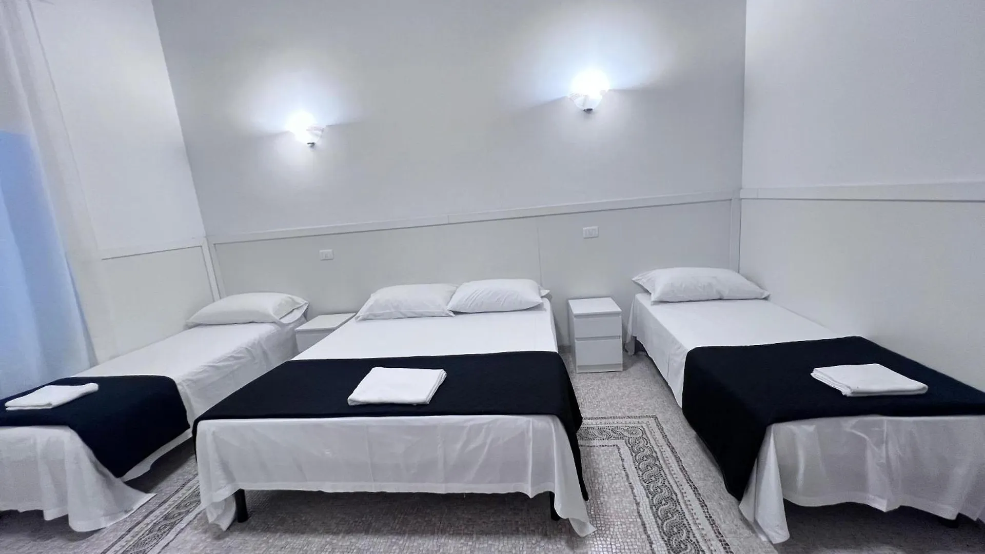 ゲストハウス Roma Comfort Inn